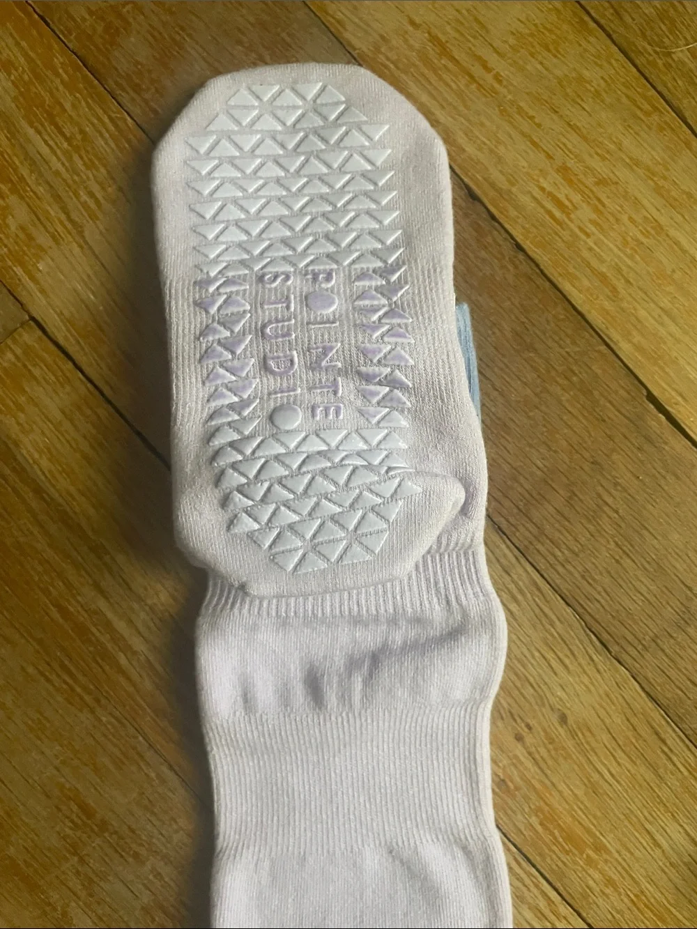 Pointe Studio Barre Pilates ankle ombré purple sticky socks